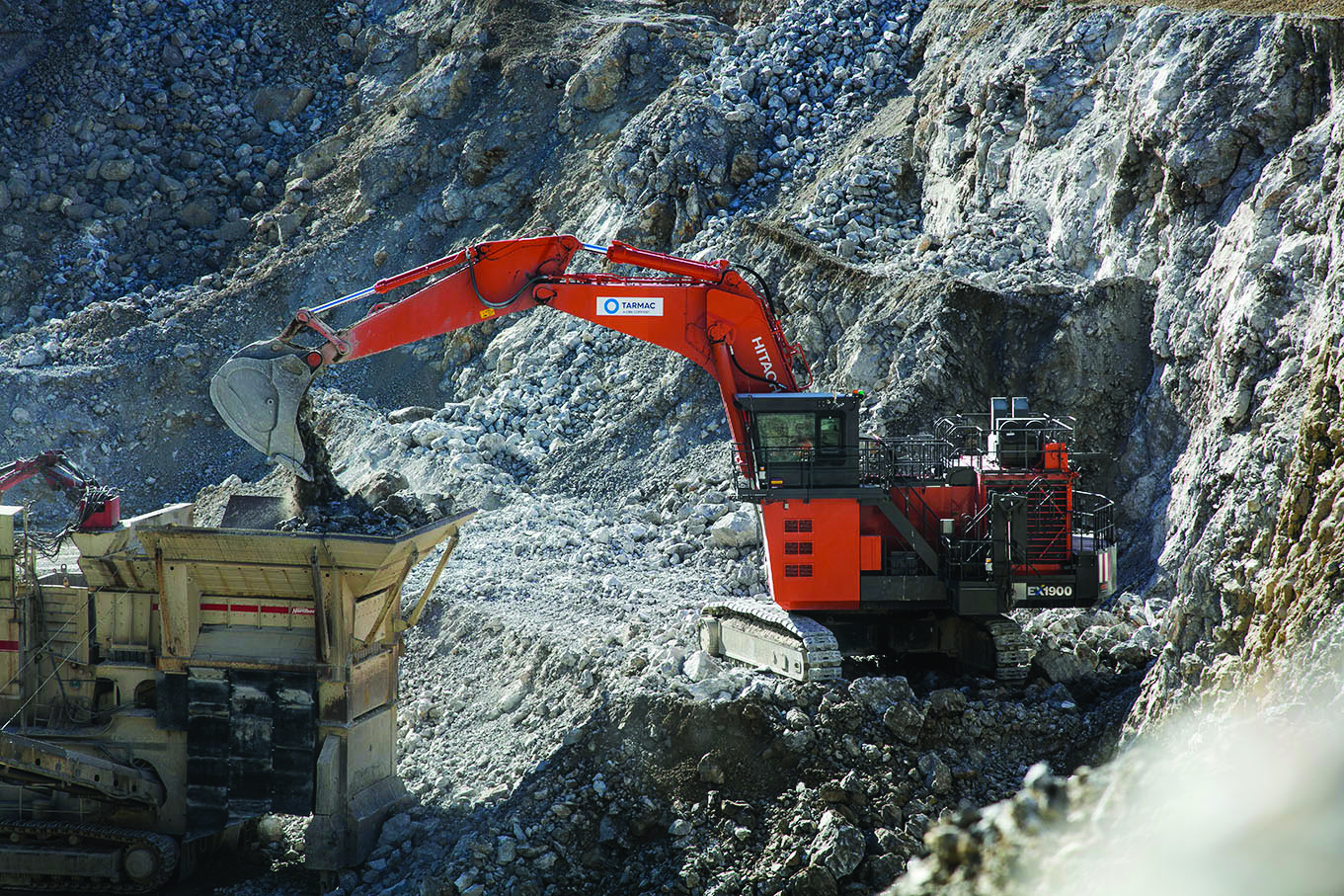 Hitachi EX1900-6 ultra-large excavator 