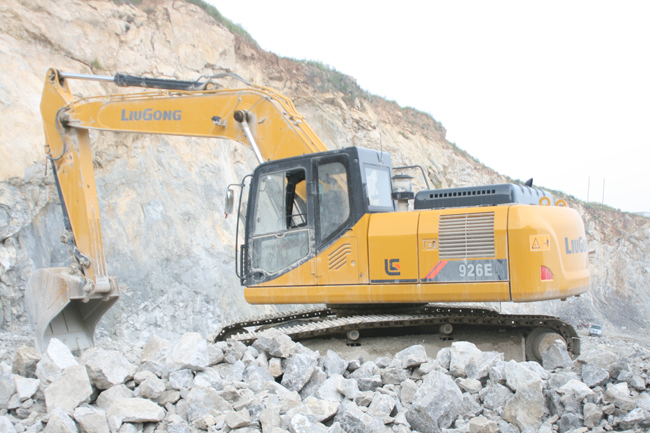 LiuGong 926E working at the quarry.jpg