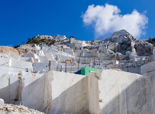 Marmocchine-image_Italian marble-quarry.jpg
