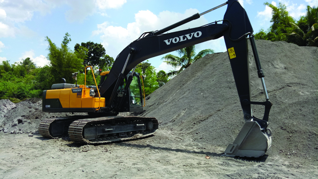 Volvo EC200D boosts productivity at Yogyakarta aggregate facility_2.jpg