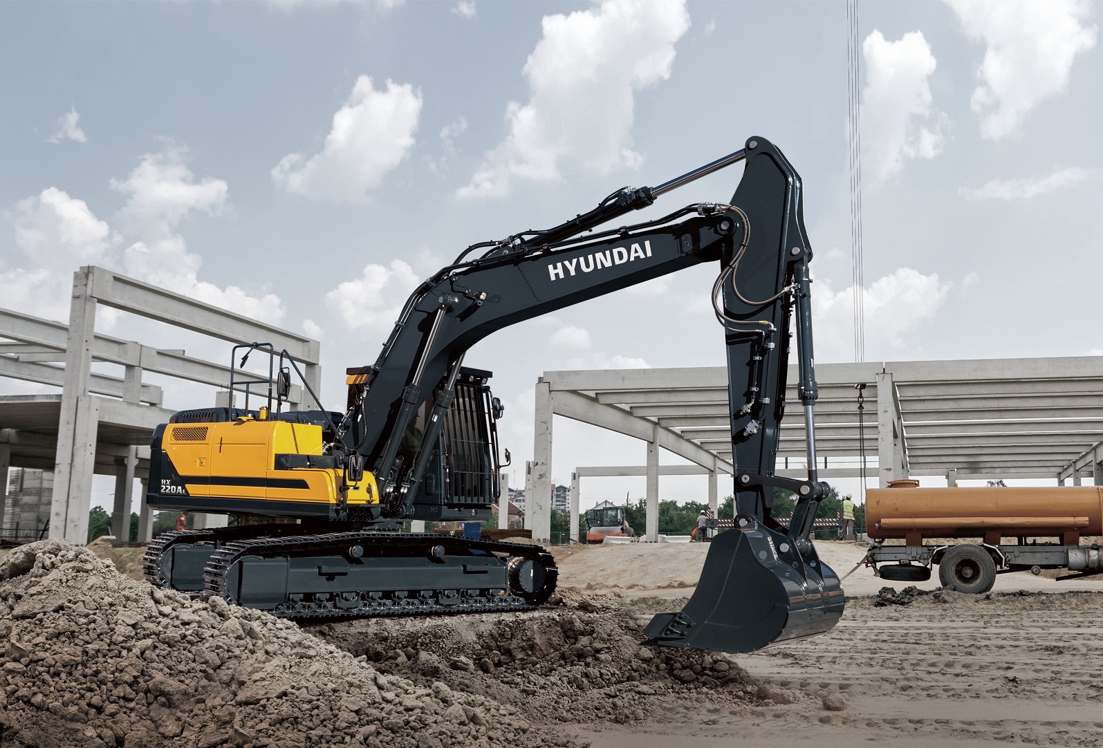 The HX220AL is one of Hyundai’s first Stage V ready machines