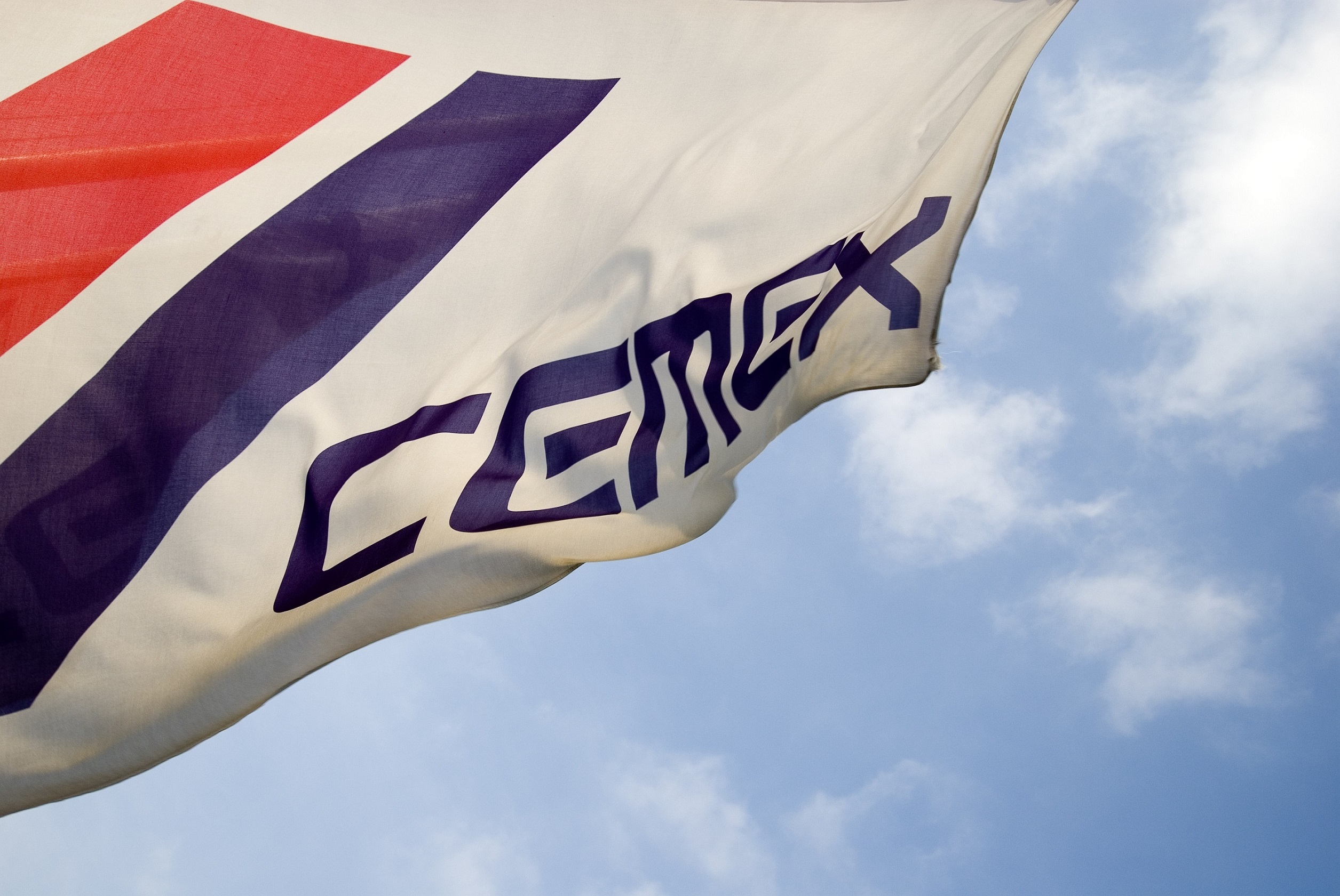 CEMEX supplied the Atlanta runway redevelopment from its cement plant in Clinchfield, Ga.