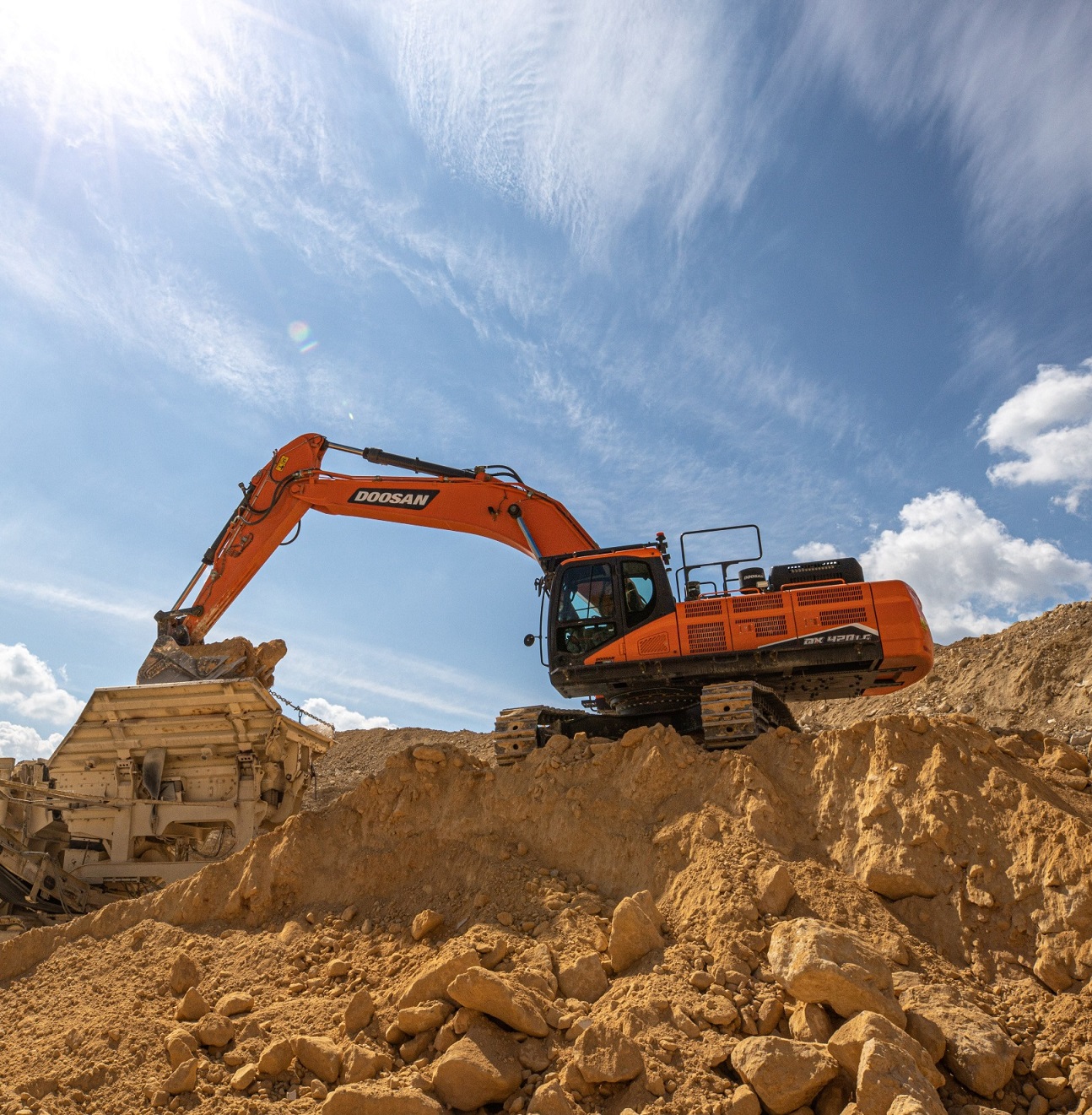 The DX420LC-7 excavator offers better fuel efficiency than the previous DX420LC-5 model