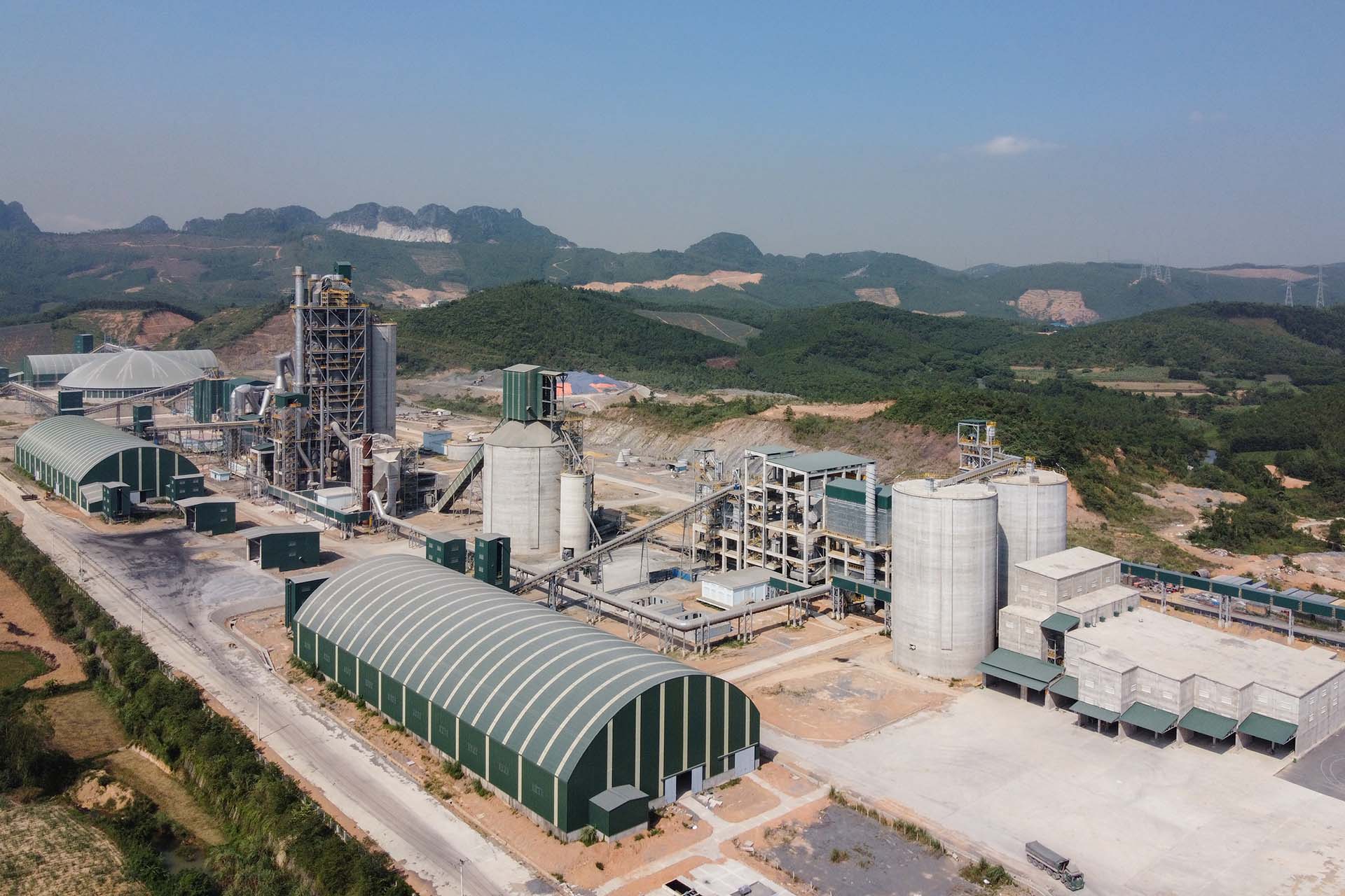 The new Tan Thang Cement plant in Nghe An province