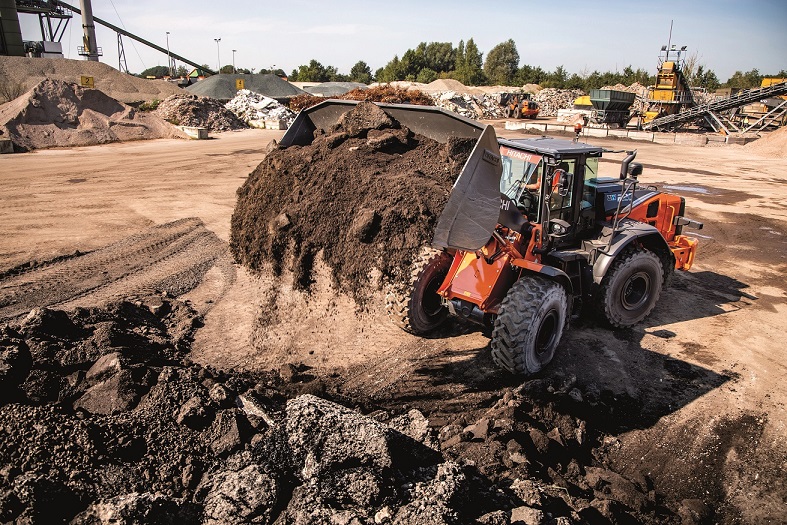The ZW220-7's camera system gives operators a 270-degree bird’s-eye view of the jobsite