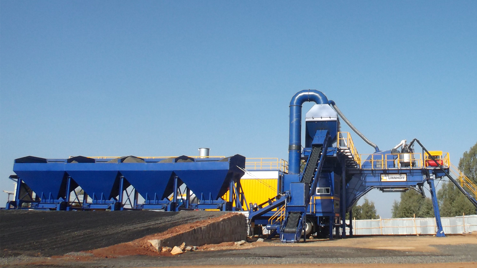  The Linnhoff TSD 1500 MobileMix asphalt plant enables contractors to relocate the plant swiftly between projects