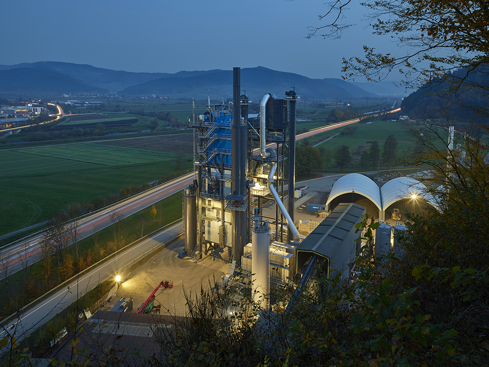 Benninghoven flagship BA RPP 4000 asphalt plant is a true investment in the future – primarily thanks to high recycling ratios complying with the new TA Luft regulation