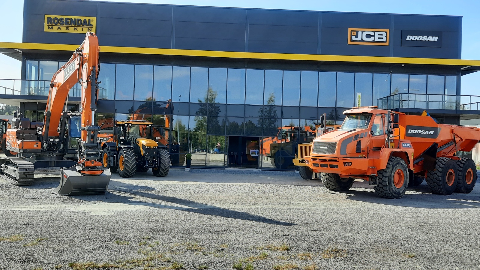 The new centre services Doosan's ADTs, wheeled loaders, and mini, crawler and wheeled excavators
