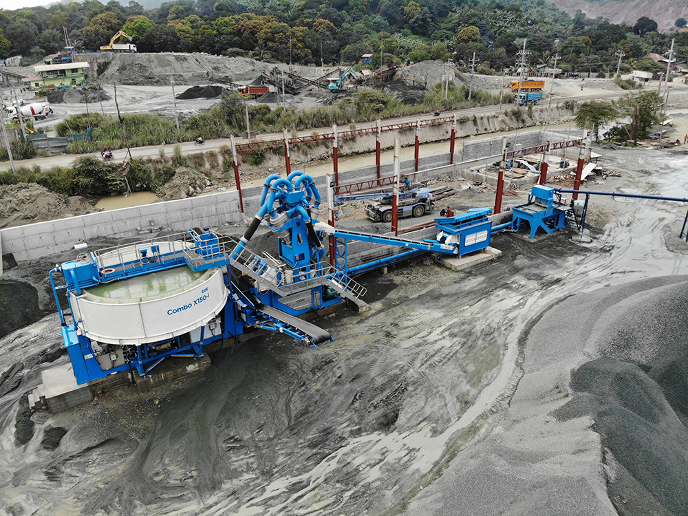 A CDE Combo X150 washing plant in operation in the Philippines
