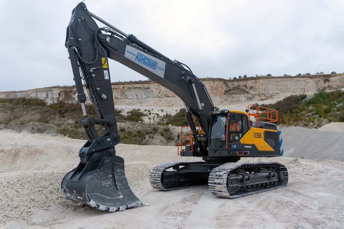 Ashcourt Group’s first Volvo EC550E crawler excavator from SMT GB in general purpose configuration at Partridge Hall Quarry in Yorkshire