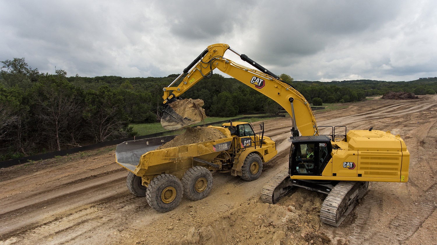 The new Caterpillar 352 Hydraulic Excavator