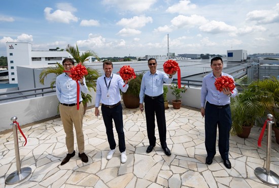 From left to right: Thomas Baudlot (CEO of ENGIE), David Bazyn (MD of Volvo Group Singapore), AM Muralidharan (MD of Volvo CE Singapore), Ang Soo Hock (CEO of ComfortDelgro Engineering)