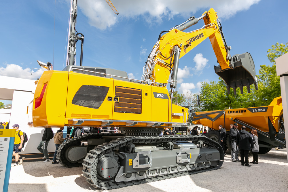 Liebherr’s R 972 crawler excavator is said to be ideal for large-scale construction and extraction sites