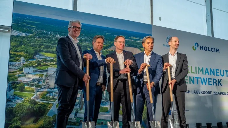 Holcim and the project partners thyssenkrupp Polysius and Linde Engineering say they are advancing CO2 capture on an industrial scale and contributing to the development of a CO2 economy in Germany. Image: Holcim