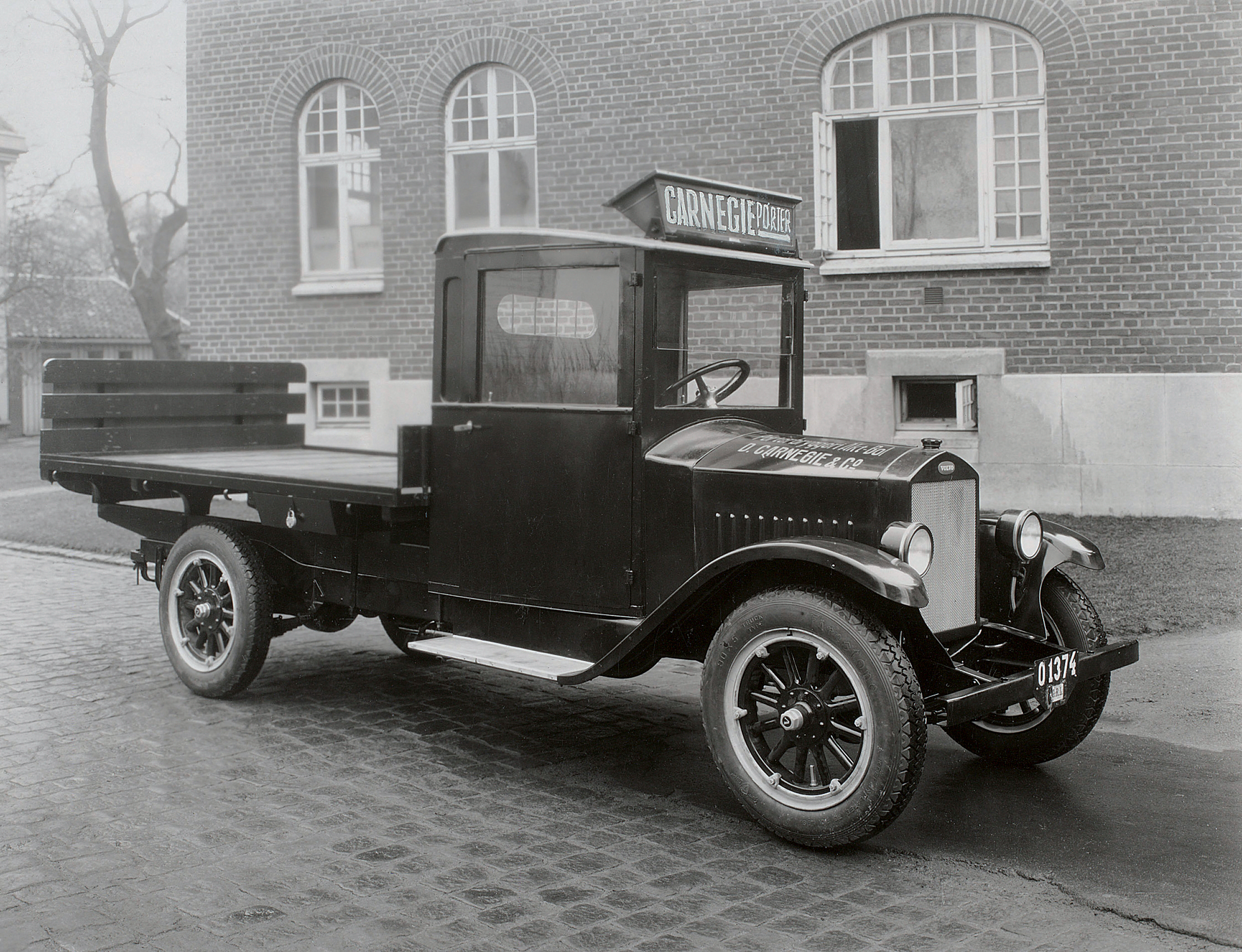 The first Volvo truck