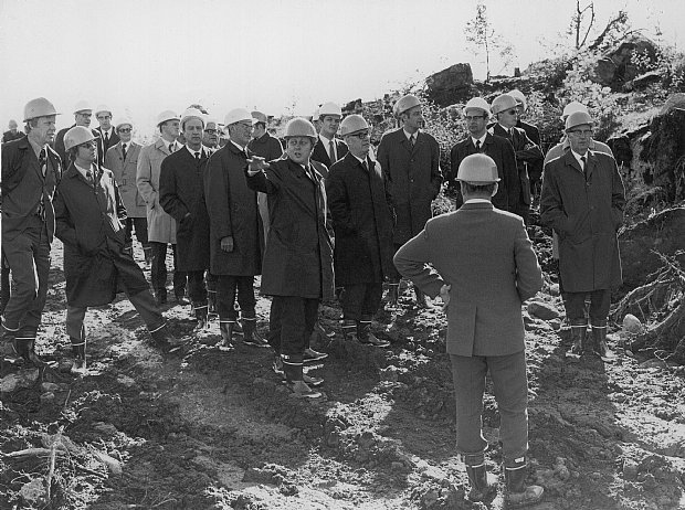 Matti Kilpinen points out the location of the new Tampella factory in 1971