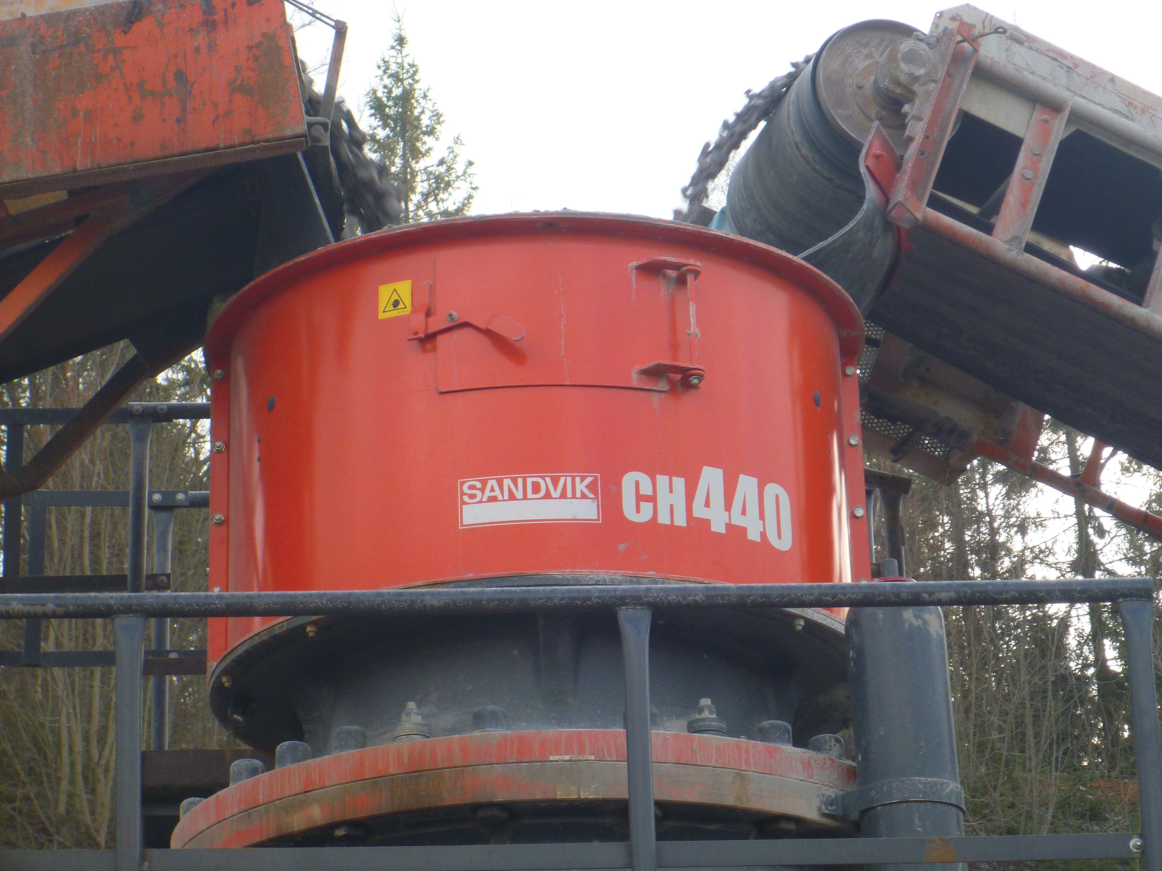 Sandvik CH440 cone crusher