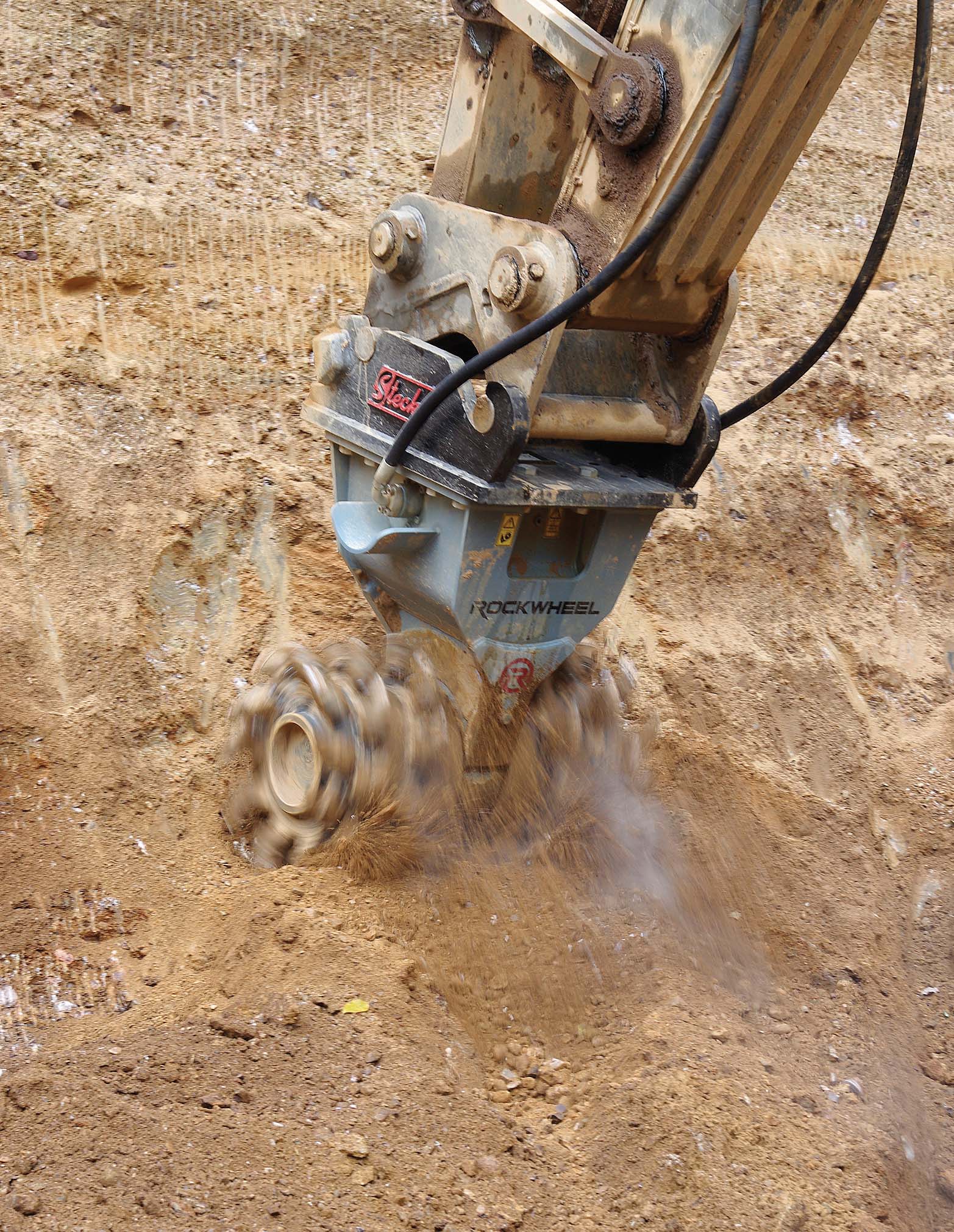 Rockwheel D30 cutting unit on Volvo excavator 
