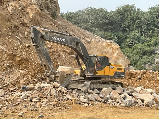 A Volvo EC350DL excavator at work in Thanh Hua Quarries, northern Vietnam