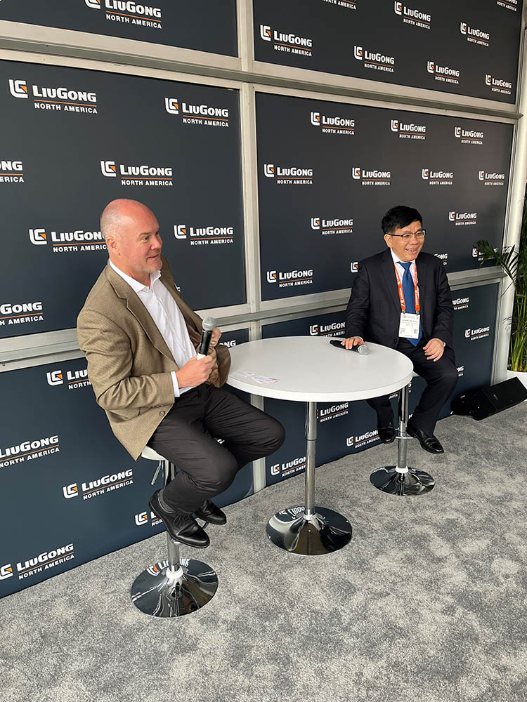 LiuGong North America president Andrew Ryan (left) with LiuGong chairman & CEO Zeng Guang'an at LiuGong North America's CONEXPO/CON-AGG 2023 press conference