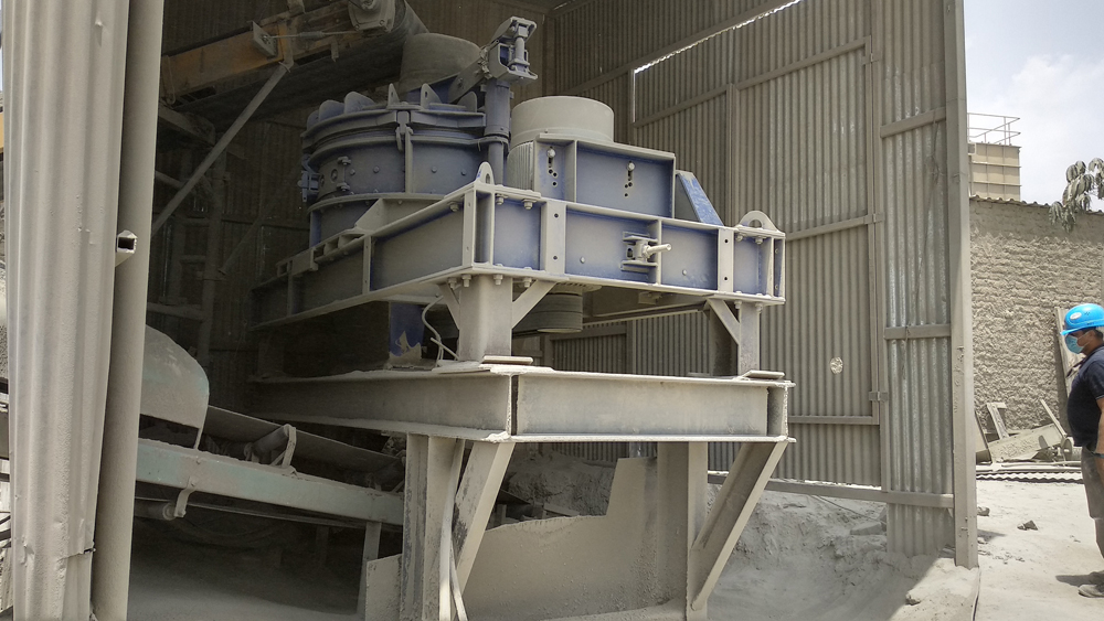 The rotor impact mill from BHS-Sonthofen is at the core of the sand processing system