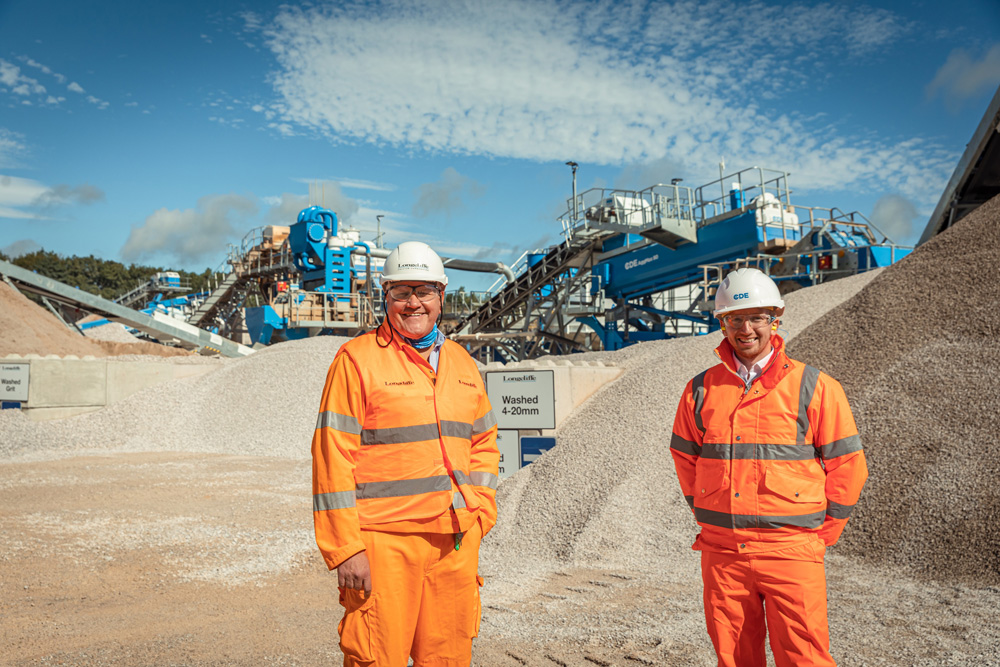 Viv Russell (left), Longcliffe Quarries managing director, pictured with David Kinloch (right), CDE’s regional manager in the UK and Ireland