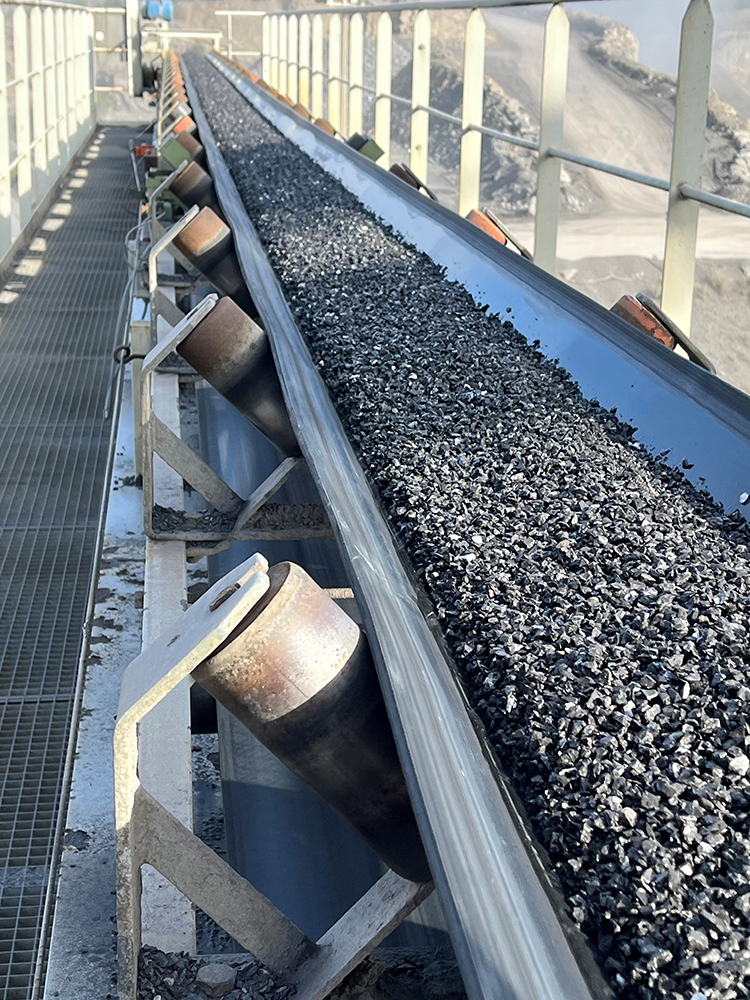 Some of Rochefort quarry’s washed aggregates being relayed by conveyor to a stockpile  