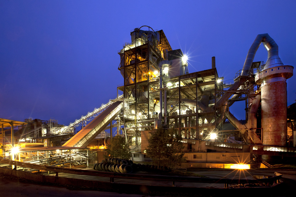 HeidelbergCement’s Czech Republic-based Mokrá cement plant at night pic: HeidelbergCement