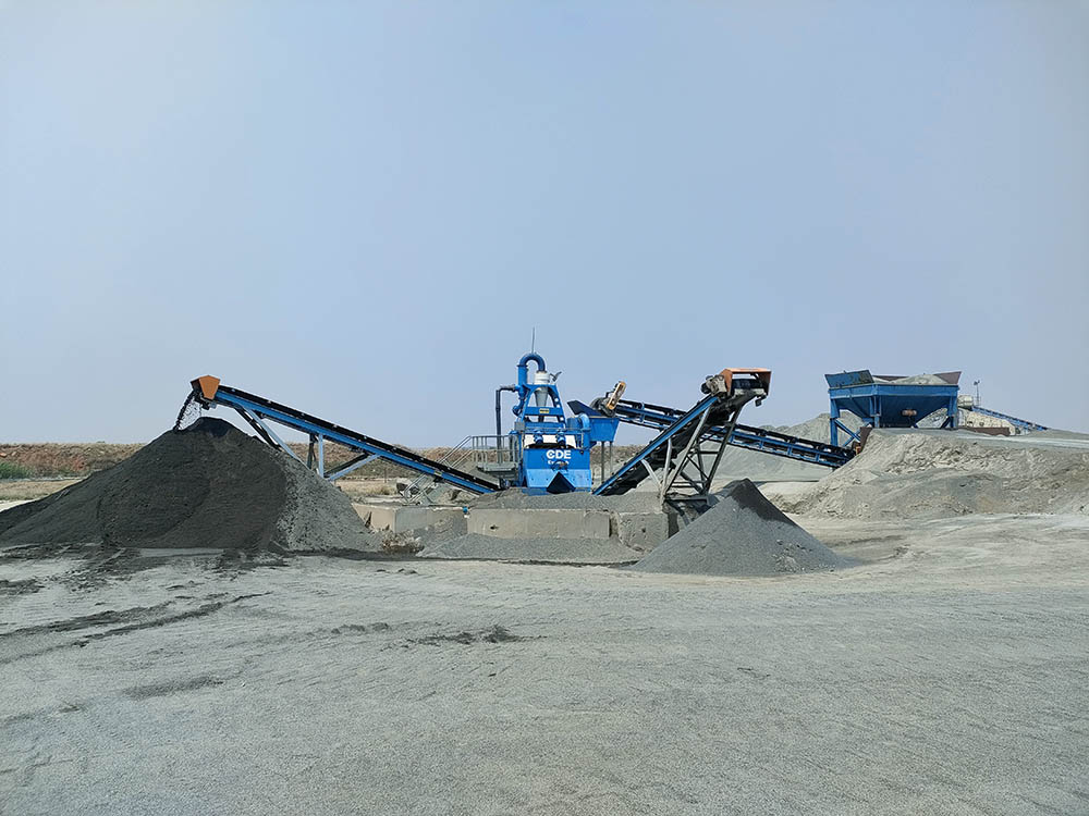 The CDE plant produces two grades of sand, compared to just the one grade previously produced by the bucket-wheel system