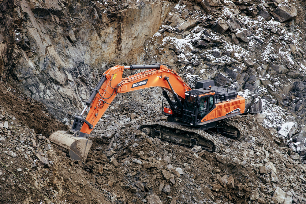 Doosan’s new DX530LC-7 Stage V 50-tonne crawler excavator