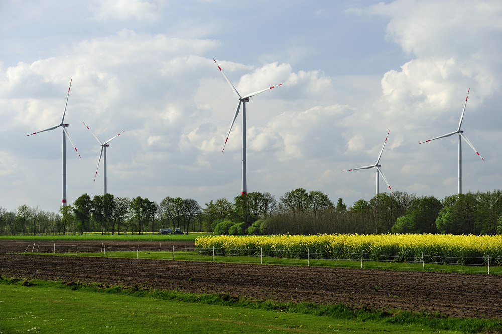 GE Renewable Energy wind turbines in Emsdetten, Germany pic - GE Renewable Energy