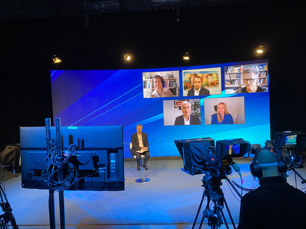 Renowned broadcaster Gavin Esler moderated the recent 2020 GCCA annual conference, staged virtually