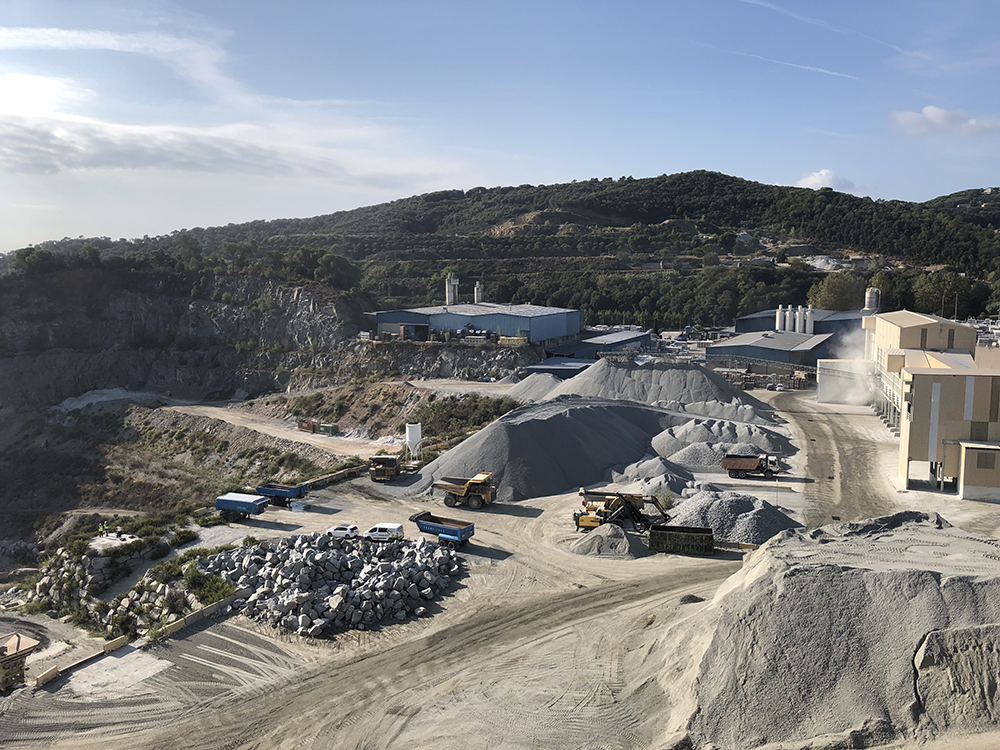 The quarry produces about 500,000 tonnes per year