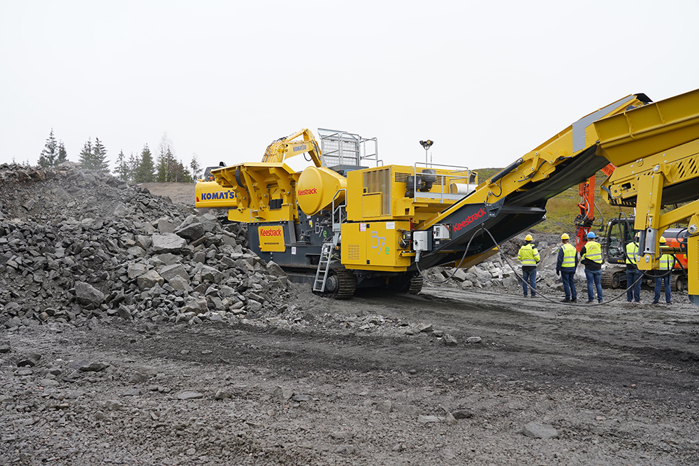 Keestrack’s B7e jaw crusher was among one of the Belgian crushing and screening plant maker’s machine range showcased at Fredheim Maskin’s 10th Demo Days event
