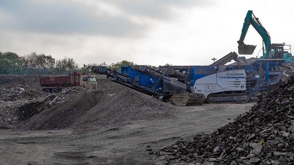 A Kleemann MOBIREX MR 110 Z EVO2 impact crusher is said to have excelled at recycling mixed rubble at Mone Brothers’ Fireclay recycling centre near Leeds