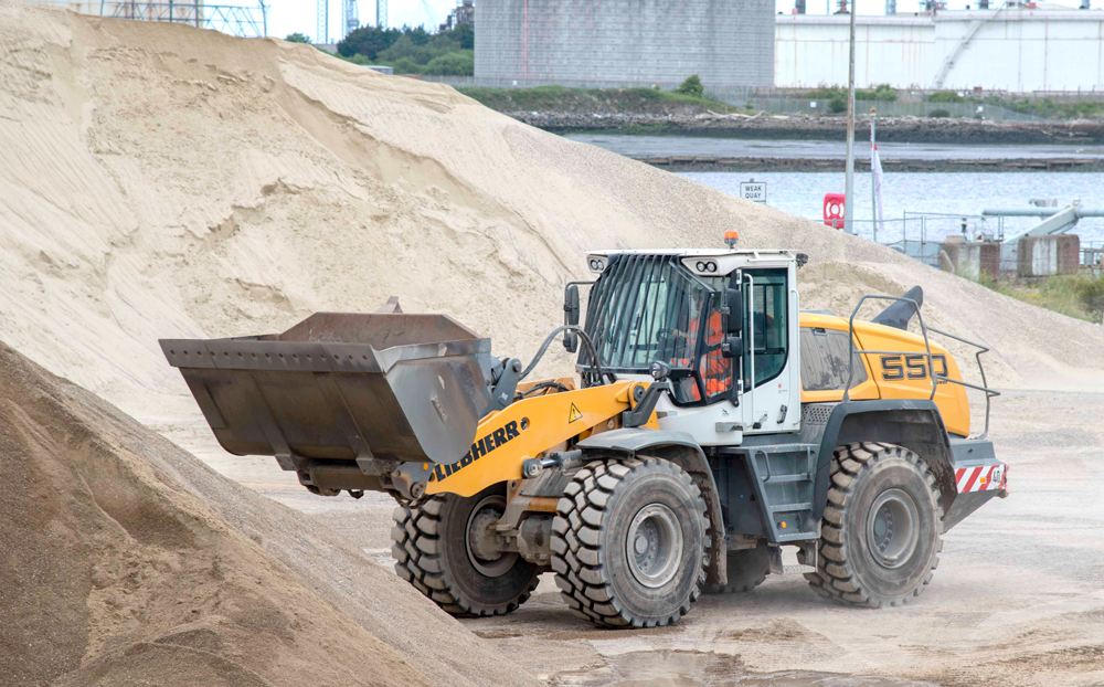 One of Tees Valley’s two Liebherr L 550 XPower loaders in operation
