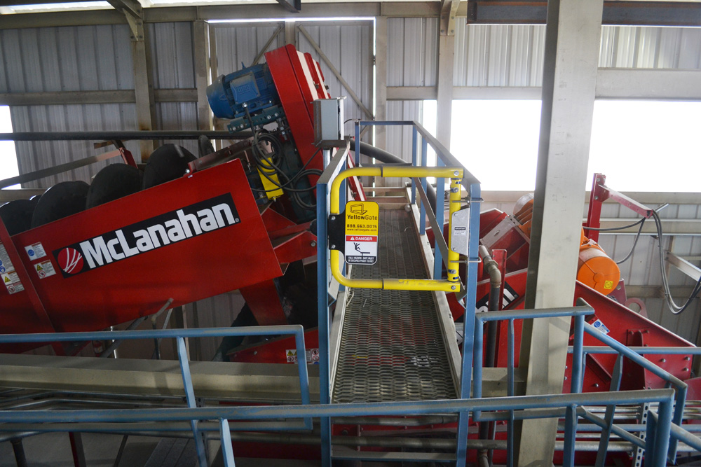 As part of its sand plant expansion, Luck Stone installed two McLanahan twin fine material screw washers to more effectively remove fines from its asphalt sand