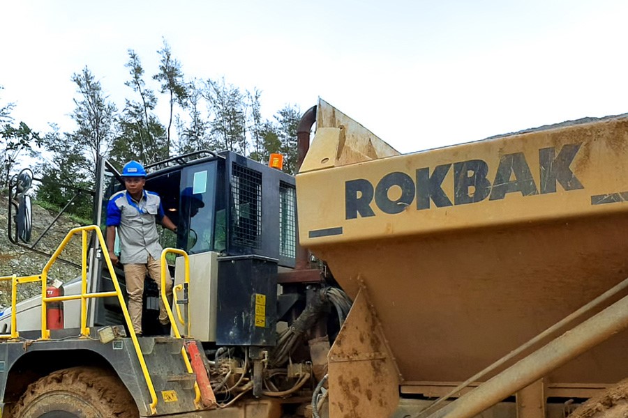 PT Hillcon operators like the visibility and comfort that the Rokbak RA40 provides. Pic: Rokbak