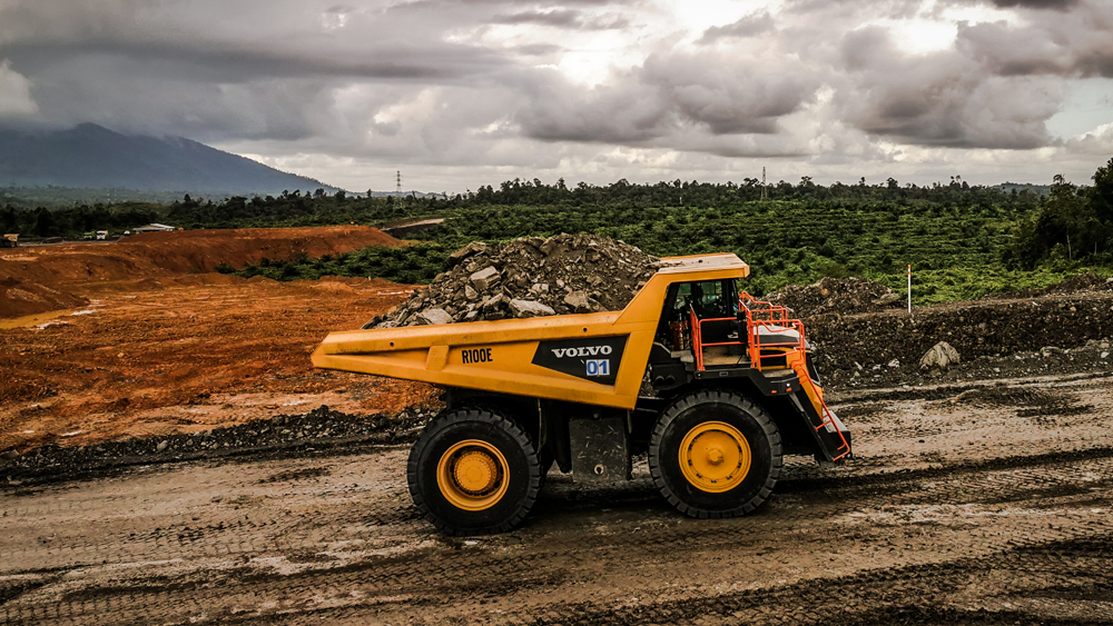 Offering a 95-tonne payload, the Volvo R100E RDT for Indonesian customers allows operators to meet production targets faster