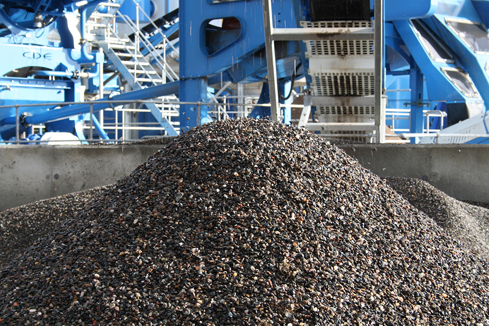 Washed recycled aggregates processed by a CDE plant