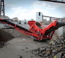 Terex Finlay 863 screen in use at Murphy's Wharf in Charlton