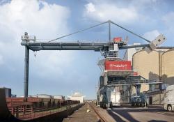 Bruks says its port-mobile unloader can discharge vessels up to 60,000 dwt (Credit: StudioE)