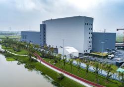 The asphalt production centre in Hangzhou