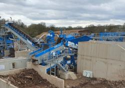  The wash plant includes a R4500 primary scalping screen and an AggMax modular logwasher