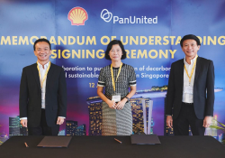  Pictured left to right at the MOU signing: Tan Yew Chong, general manager, commercial fuels east at Shell; Aw Kah Peng, chairman of Shell Companies in Singapore; and Pan-United COO Ken Loh