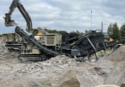 Lokotrack® LT1213 mobile impactor crusher is well equipped for crushing demolition waste. 