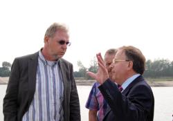 UEPG president Jim O'Brien (right) talking with association members