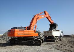 Doosan DX520LCA crawler excavator